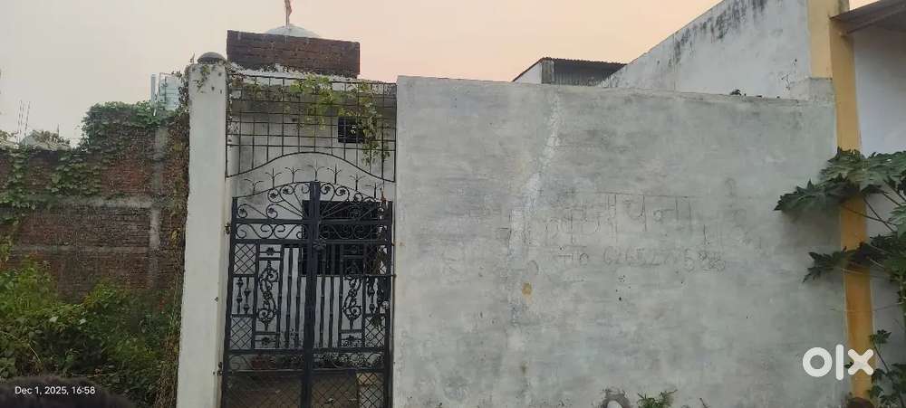 मकान बेचना है 1000 वर्ग फुट का बना हुआ है पूरा छपाई नहीं हुई है