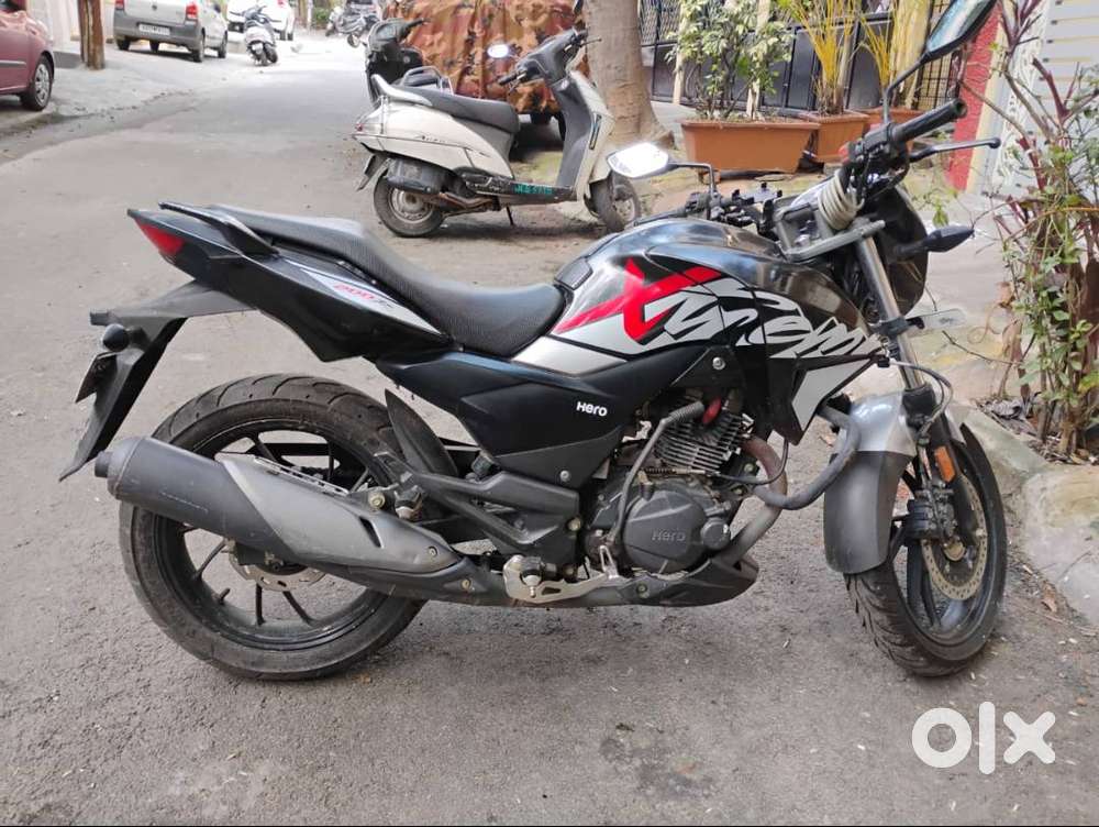 hero xtreme 200R 2019 model red grey colour