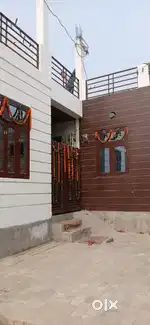 एरिया 1127
न्यू कॉन्ट्रैक्शन 
रोड 20 फ़ीट 
रेट 77 लाख 
मकान का दिशा