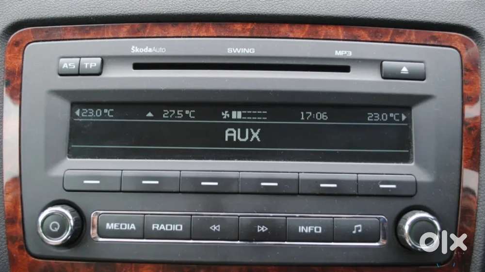 Original Skoda Swing / VW RCD 310 Car Stereo – MP3, AUX, OEM Head Unit