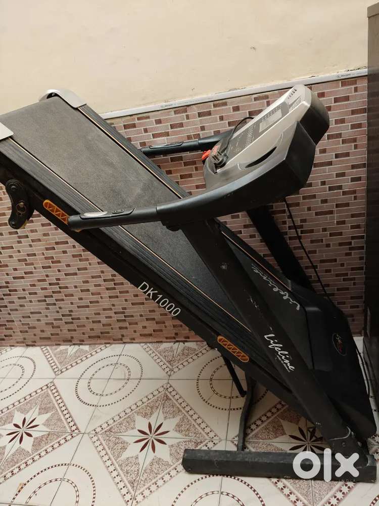 “Branded Lifeline DK1000 Treadmill – Limited Use, Urgent Sale”