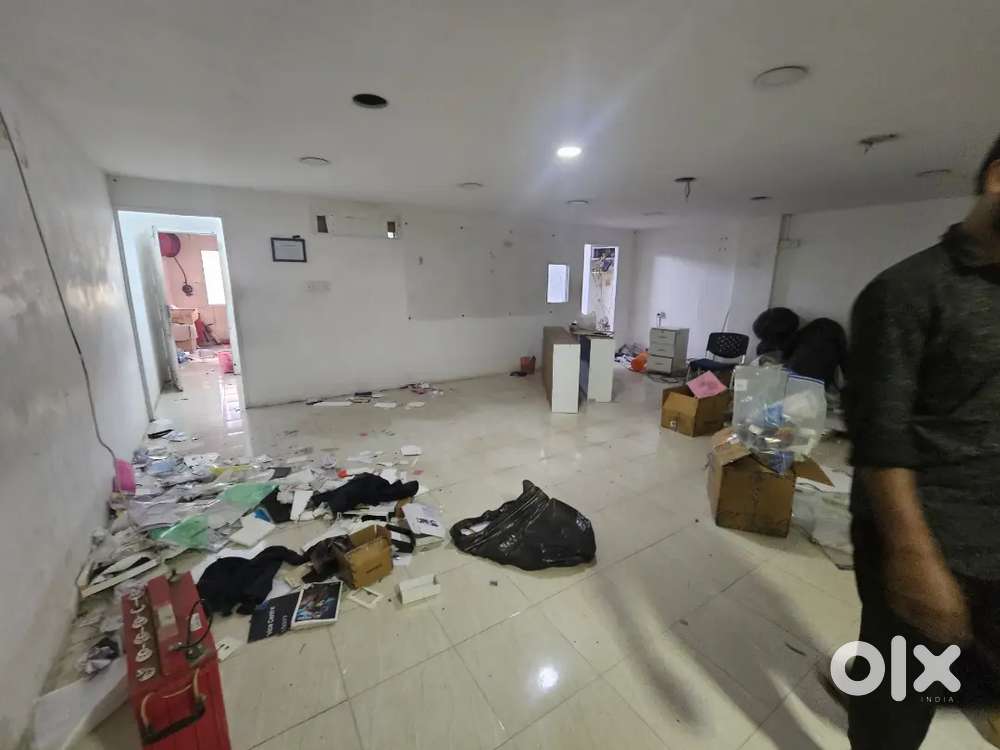 തൃശ്ശൂർ  കൊക്കാല  800 sqft ഓഫീസ് മുറി വാടകയ്ക്ക്  40000 rent