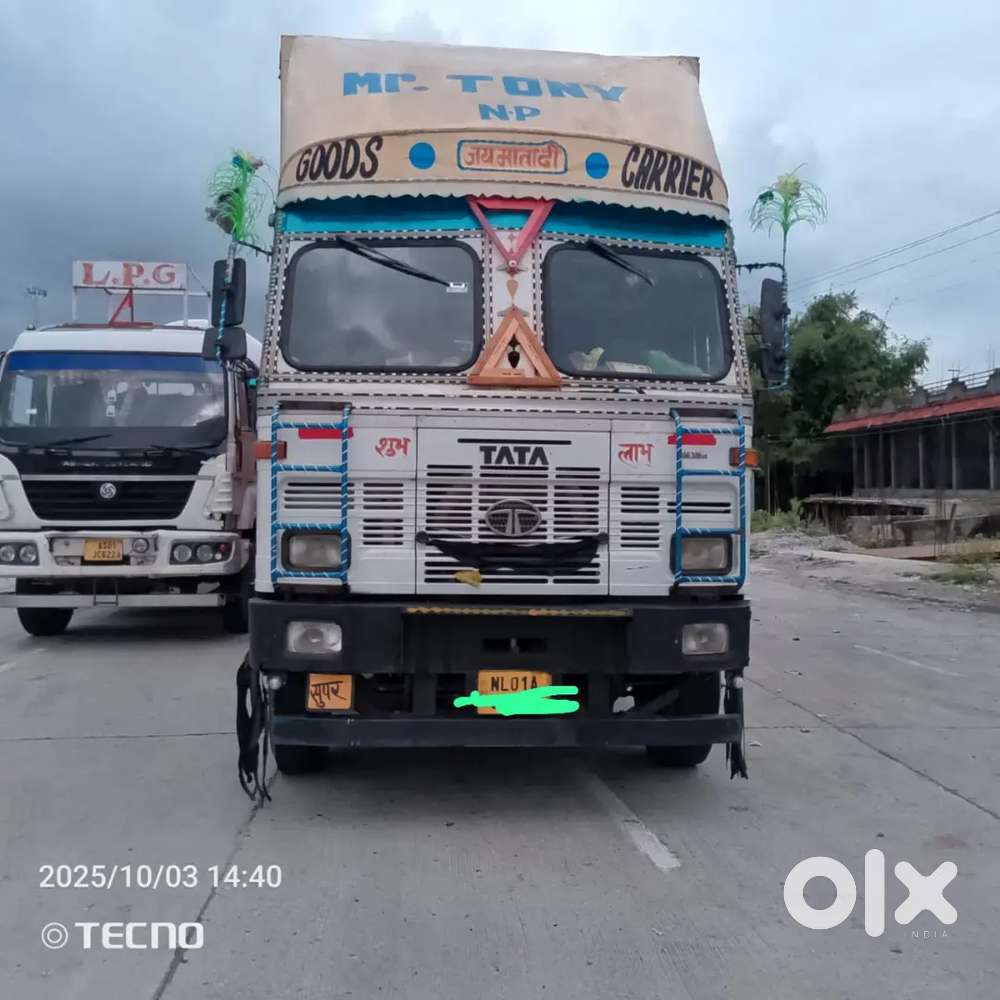 TATA 1615 32 ft Container