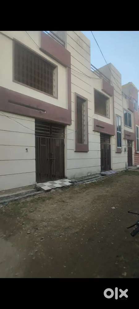 मांगला महर्षि स्कूल से 150 मीटर मे 2 मकान 26 लाख मे