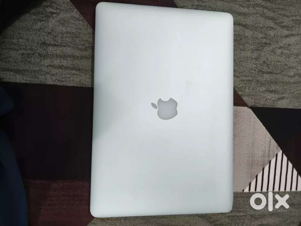 Mac book pro in fresh condition look like brand new
