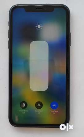 Iphone xr 64gb jet black not a single scratch or dent