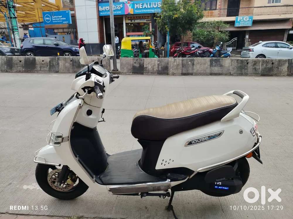 2022 TVS IQUBE ELECTRIC 75 KMS RANGE in Showroom Condition!