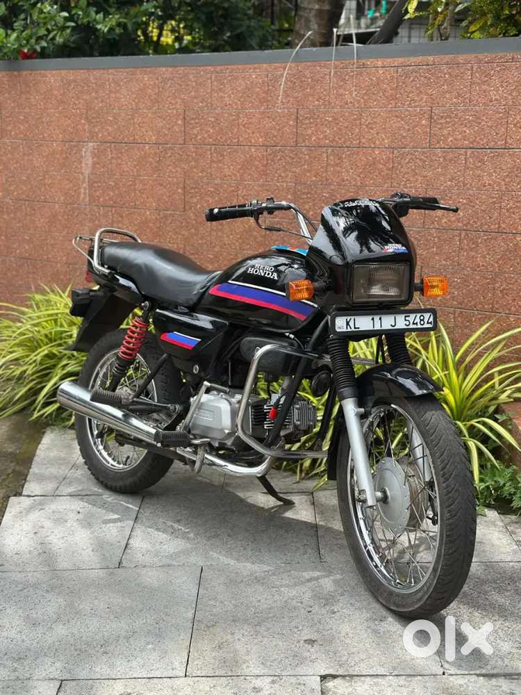 EURO 1 SLINCER WITH ORGINAL CARBATOR MAID IN JAPPAN.    Good condition
