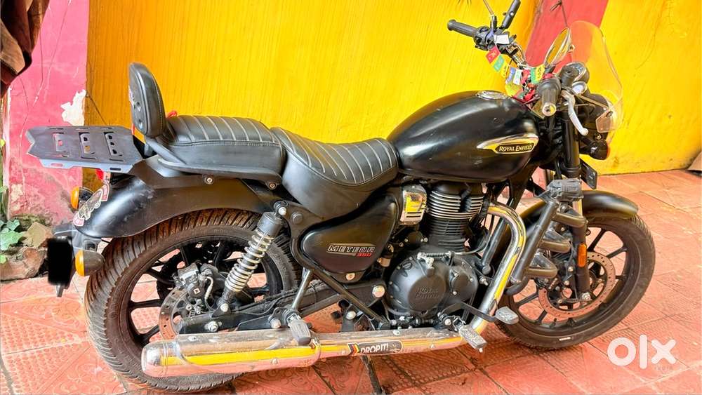 Royal Enfield Meteor 350 (2024) Stellar Black (9000Kms)