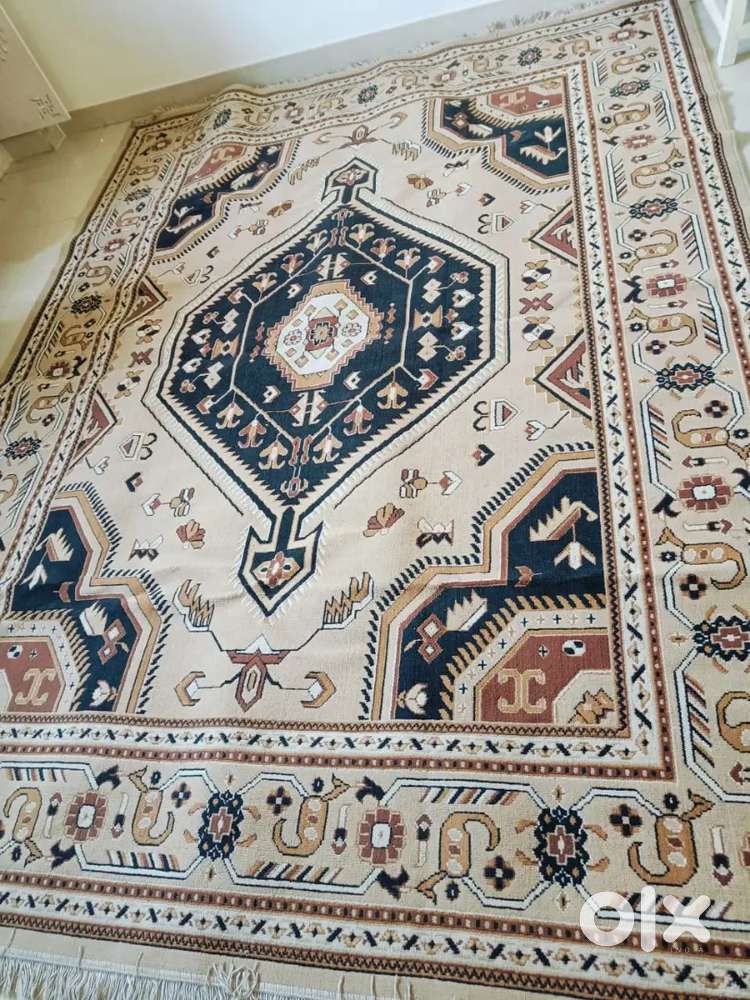 IMPORTED CARPET 8 FT X 12 FT, 96 SQ FT