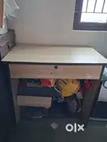 Computer  table