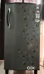 Spacious fully-functioning single door fridge