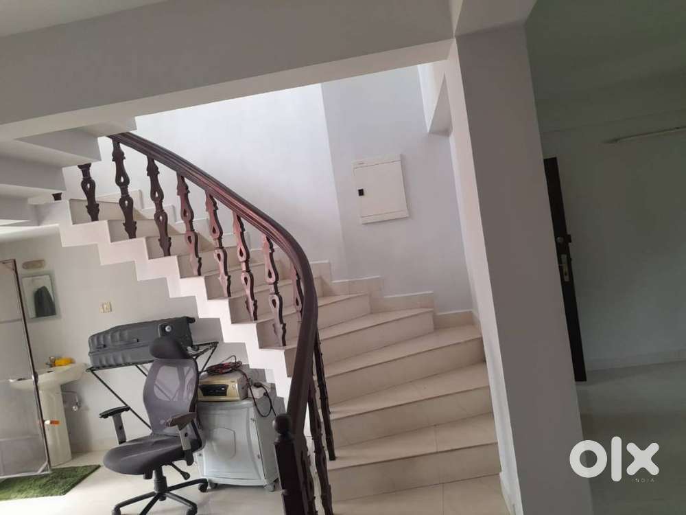 Funished 3BHK duplex flat,1800 sq.ft car parking,Vennala,Vyttila,Kochi
