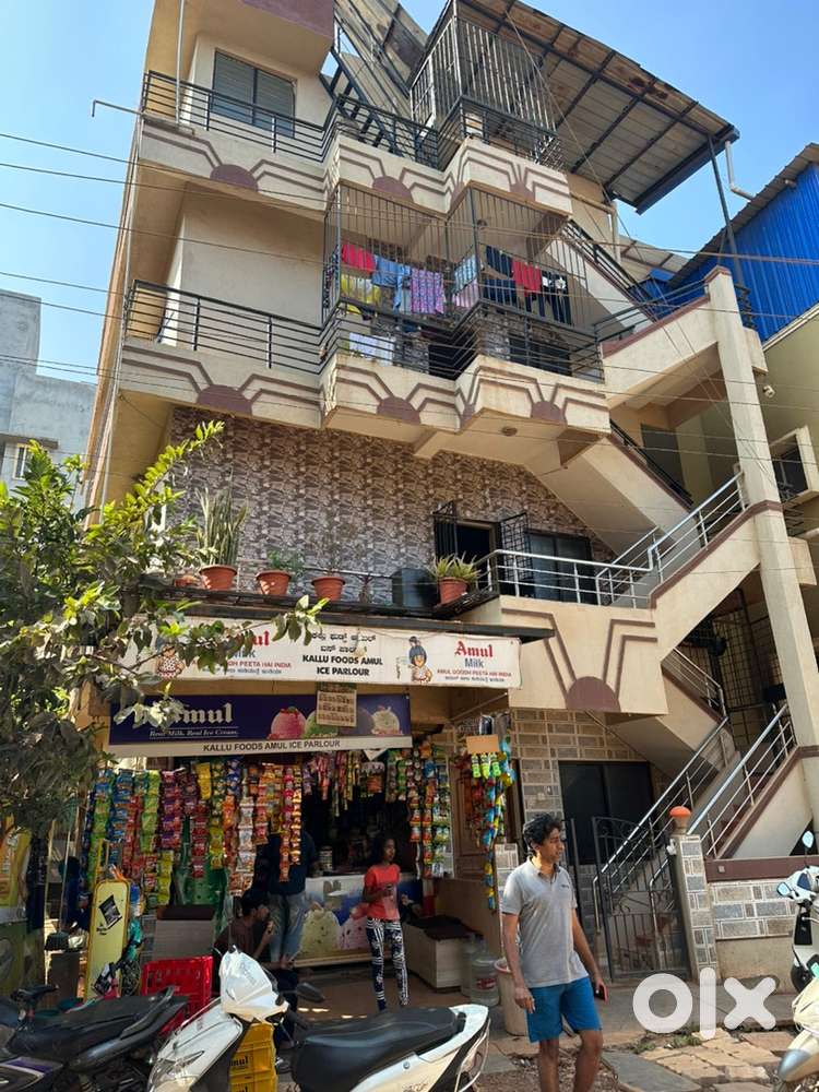 2 BHK house on 2 nd floor, next ORIENTAL SCHOOL ,RN shetty ,Gokul road