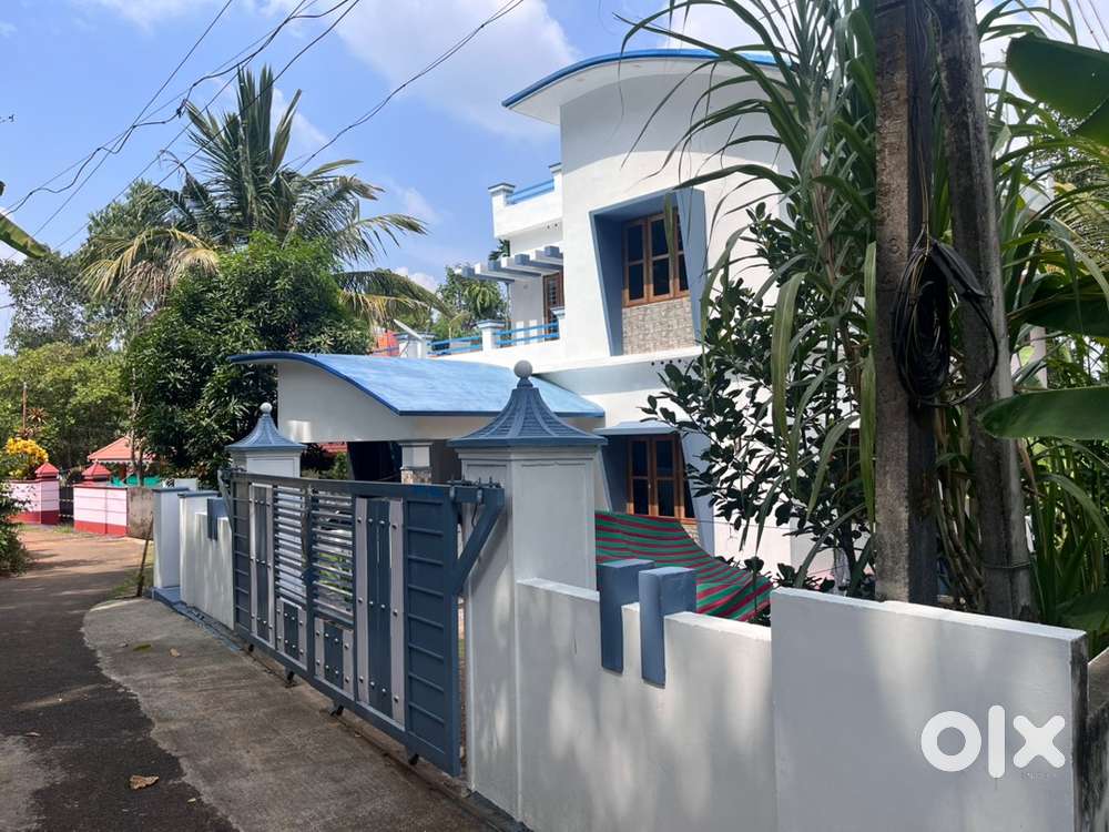 PULIYOOR-2500 SQFT, 10 CENT, 4BHK,land free from flood