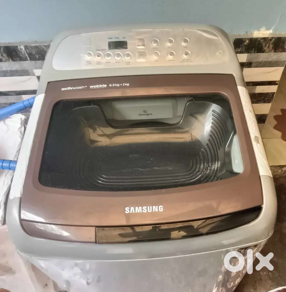 Samsung fully automatic washing machine selling in new condition.