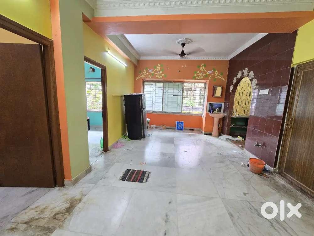 BIG & SPACIOUS SEMI FURNISHED 2 BHK FLAT FOR RENT IN NETAJI METRO NEAR