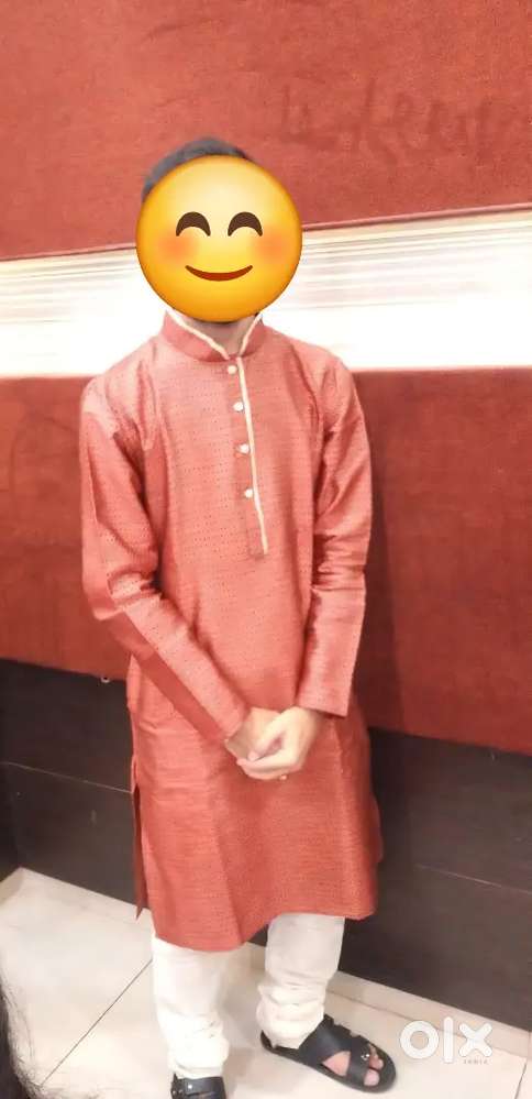 Traditional clothes (3 pairs)