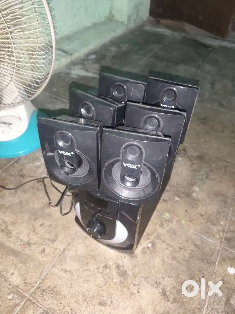 Vox Company 1 home theatre 6 speakers all good working good condition