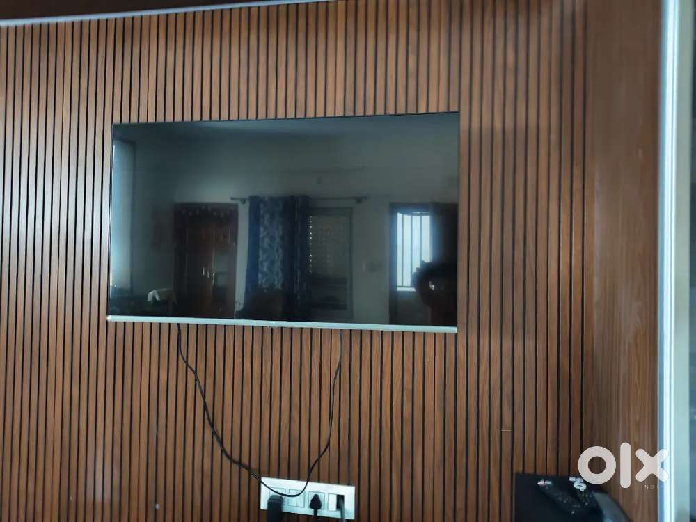 43inch Led 4k tv VU brand for sale only Disaplay not working