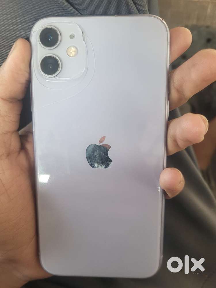 Iphone 11 purple colour 128 pachad creak chhe biji koi problem nathi