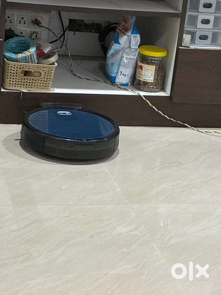 Robotic vaccum cleaner