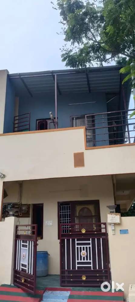 TO LET individual House