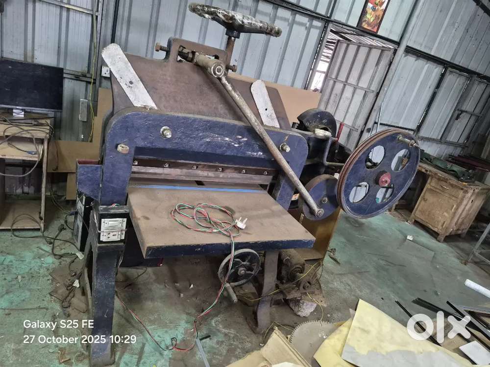 Press cutting machine