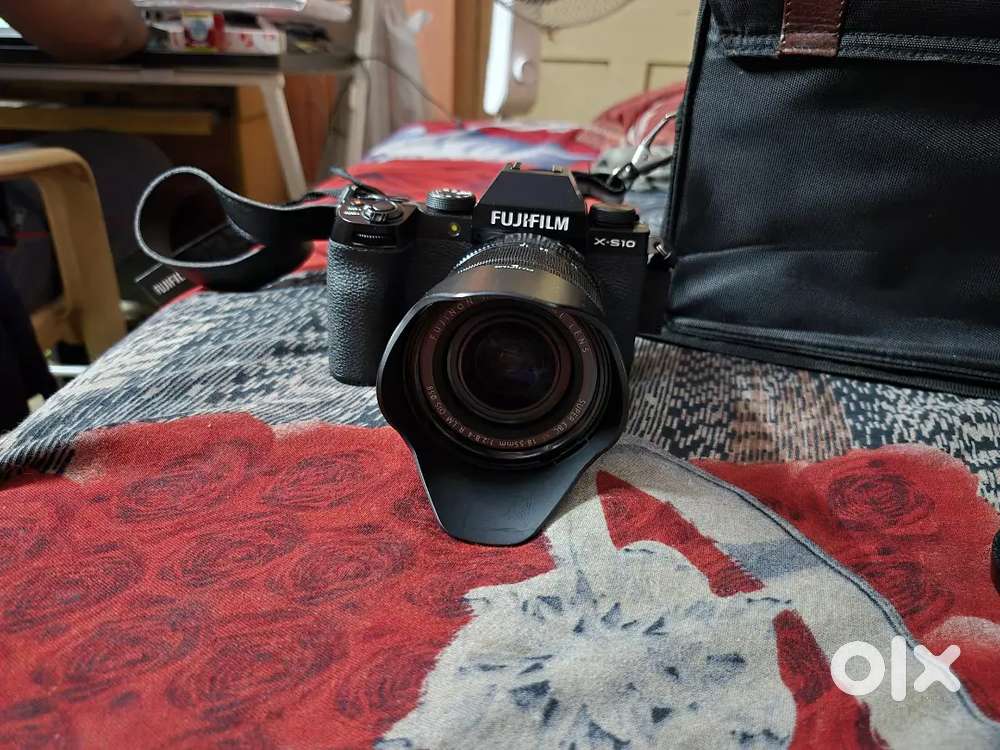 Fujifilm X-S10 Mirrorless Camera – Hardly Used, Excellent Condition