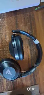 Boat headphone