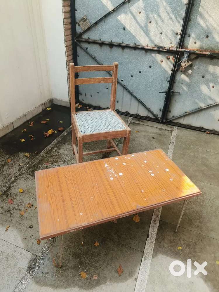 Wooden chairs set of 8 chairs