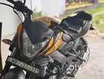 Bajaj ns 200
