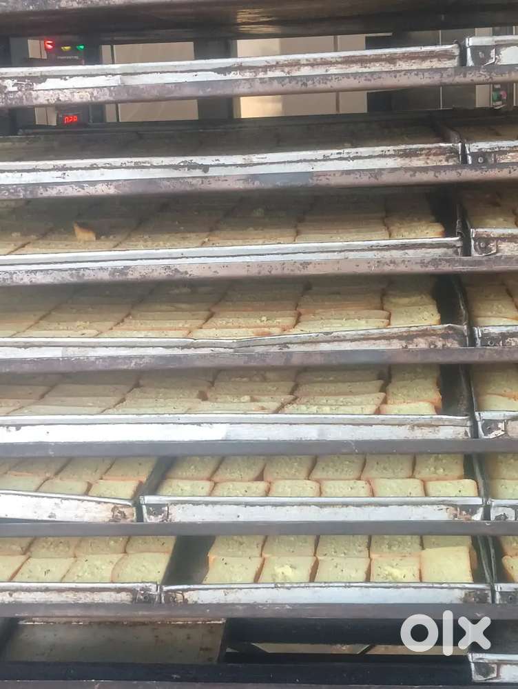 बेकरी आइटम्स पैकिंग ख़ारी टॉस बिस्किट