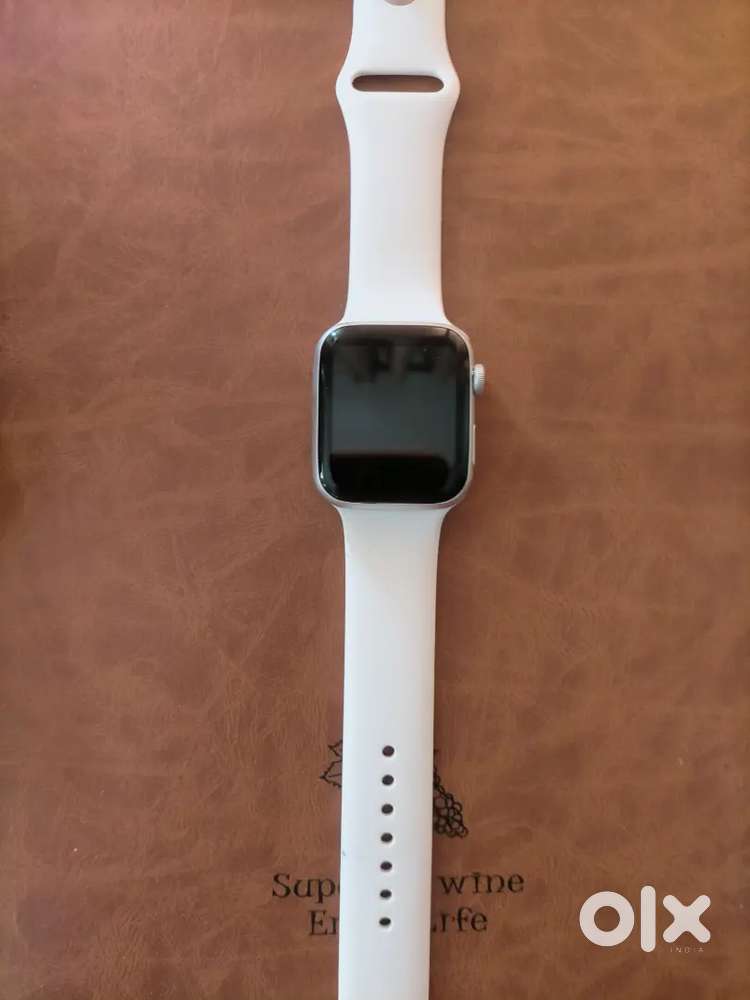 Apple Watch 4 Series Original Unused With Wireless Charger