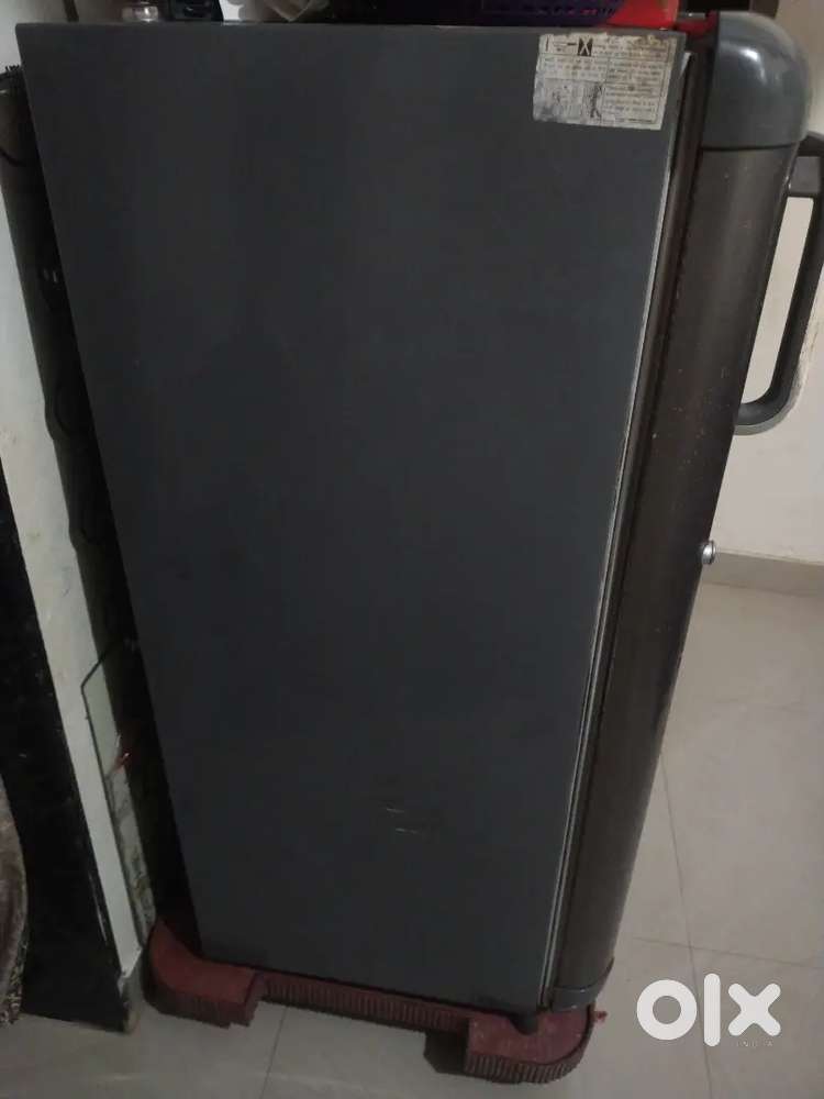 4000 Whirlpool refrigerator
