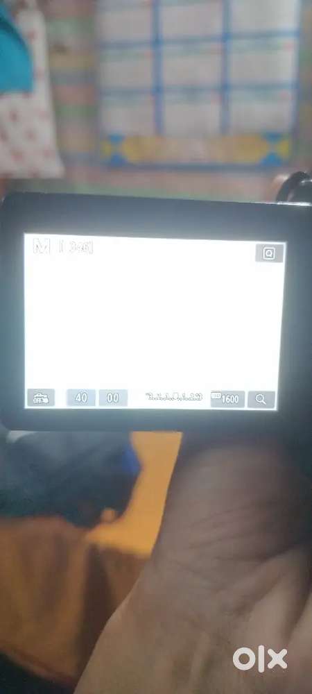 Canon 77D with lens 3 battery 1 charger 1 bag