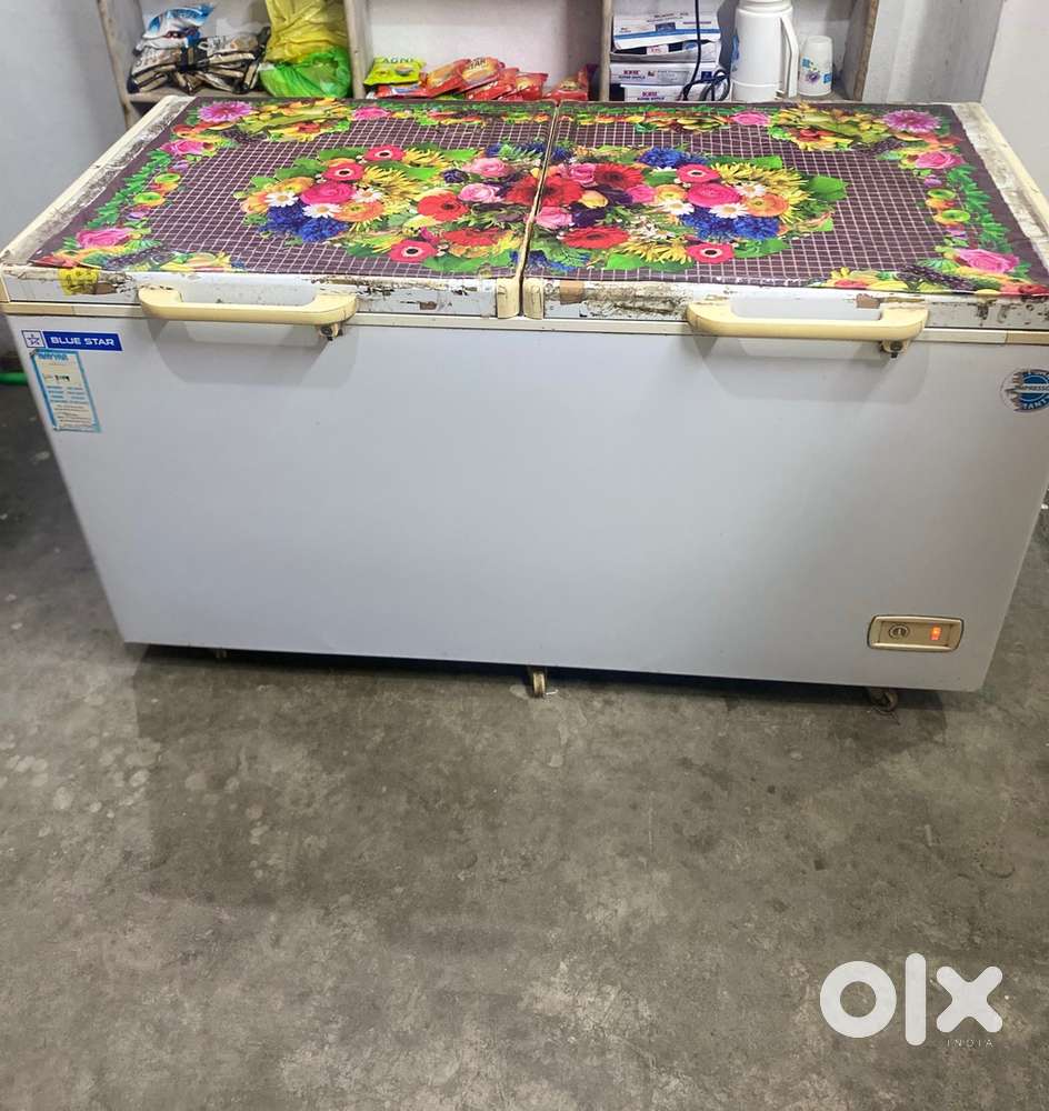 Good condition candy fridge BLUESTAR COMPANY