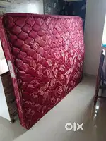 Spring queen size matress in very good condition