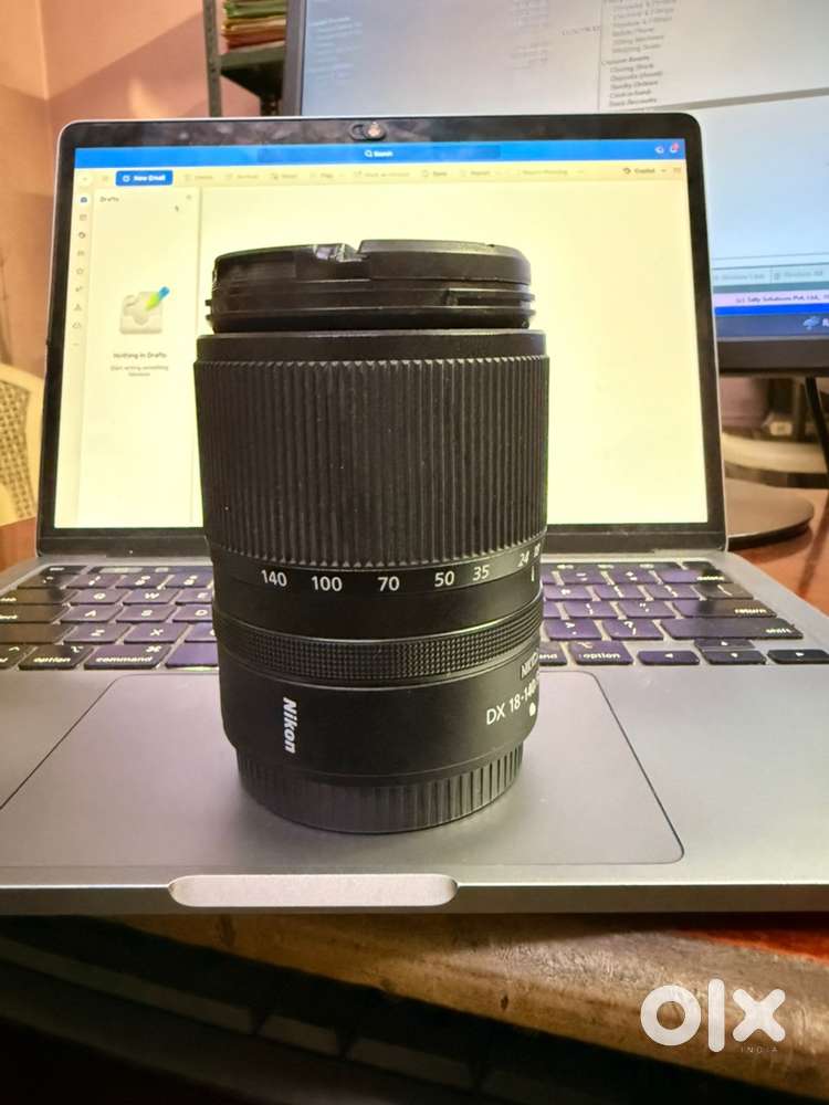 Nikon 18-140 z lens