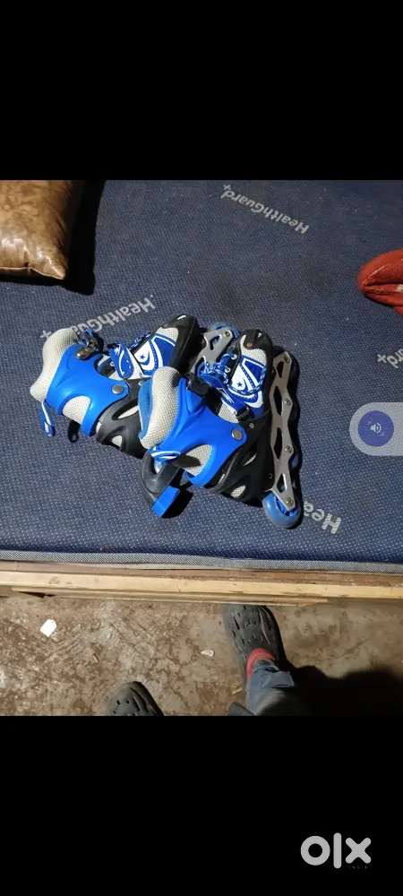 Skating shoes