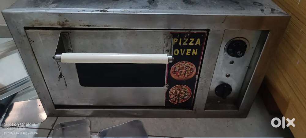 Commercial oven