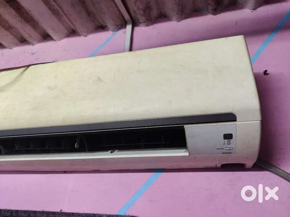 Daikin AC with 1.5 Ton 3 Star With working Condition