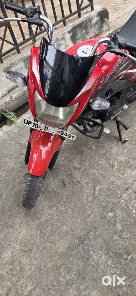 Ek Passion Pro Hai HF Deluxe hai 17 model donon hi hai