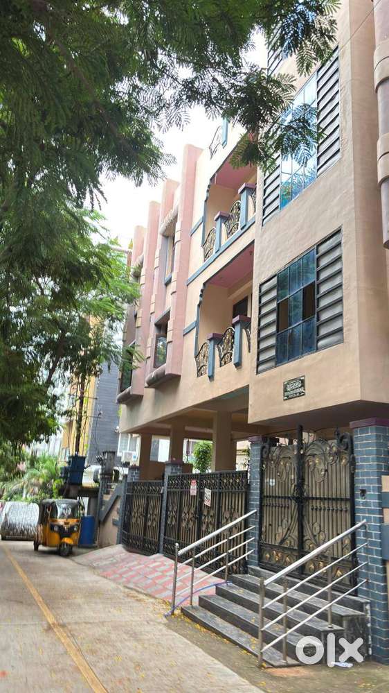 2BHK and 4BHK Flats available for rent on 2nd floor at Zeenath Resid.