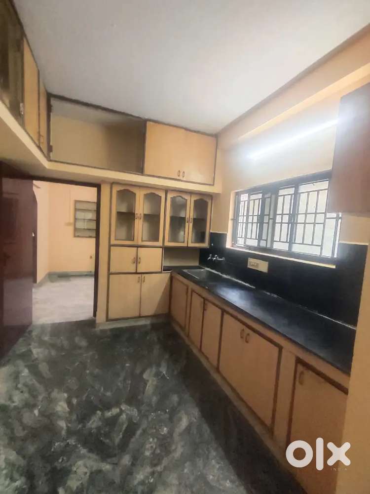 Nungambakkam Meetha Nagar flat for sale