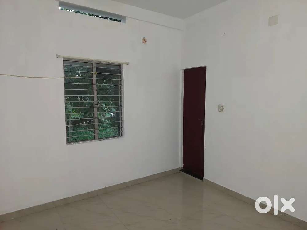 1bhk ladies house kalamassery500mtr edapally6klm kakkanad6klm