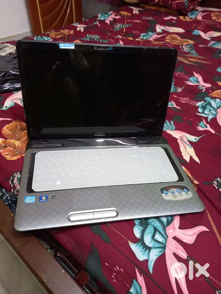 TOSHIBA Laptop i3 good working condition