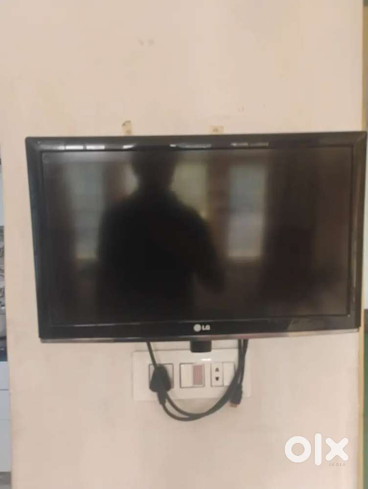 LG LCD TV 26 inch Display/ good condition