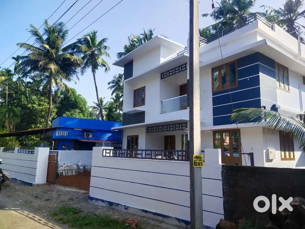 THRISSUR ANCHERY 4 BHK BRAND NEW HOUSE'S READY TO MOVE