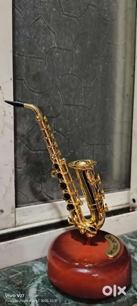 Saxophobe Music box.